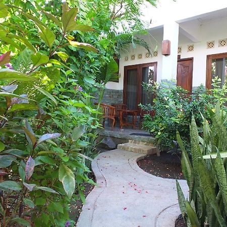 Ricel Homestay Gili Trawangan Exterior photo
