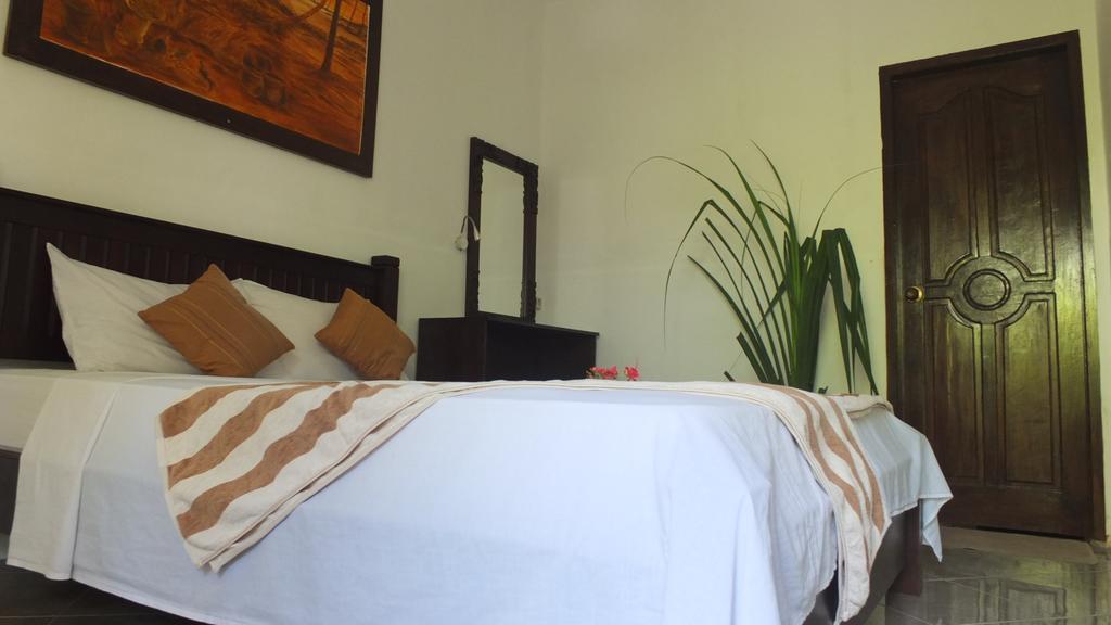 Ricel Homestay Gili Trawangan Exterior photo