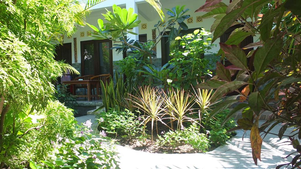 Ricel Homestay Gili Trawangan Exterior photo