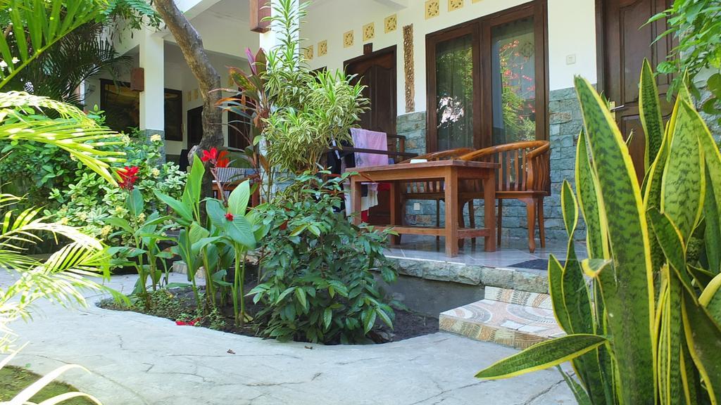 Ricel Homestay Gili Trawangan Exterior photo