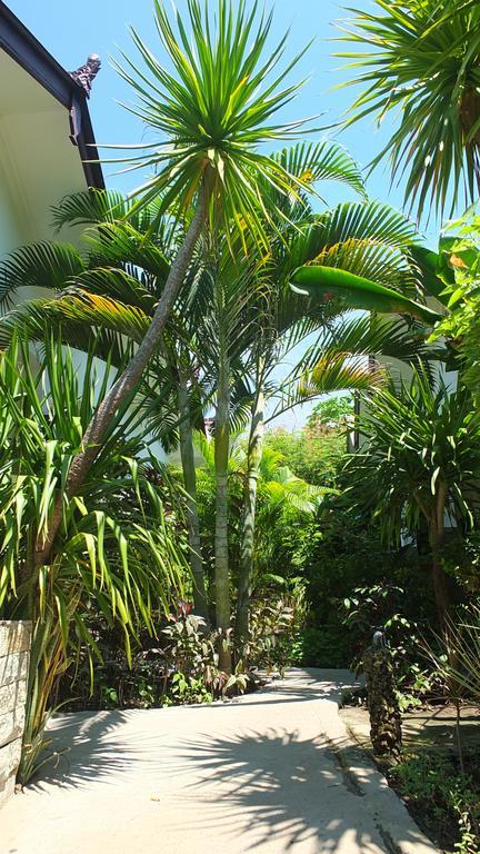 Ricel Homestay Gili Trawangan Exterior photo