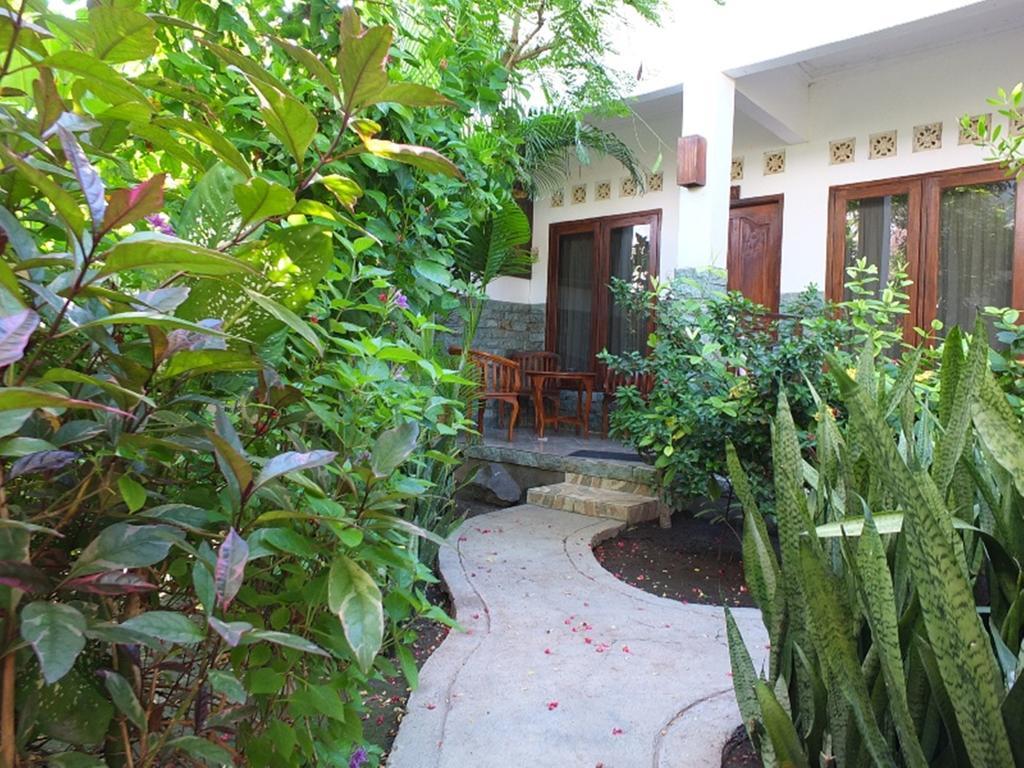 Ricel Homestay Gili Trawangan Exterior photo